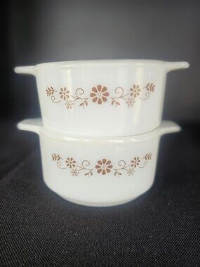 Two Vintage Dynaware Pry-O-Rey Milk Glass Bowls With Brown Daisy Design